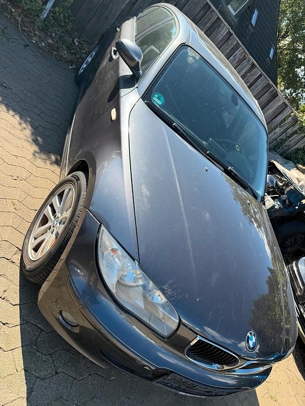 Grau Gebraucht 2005 BMW 120 Kleinwagen | 1.300 € (Superpreis) - Bild 1/4