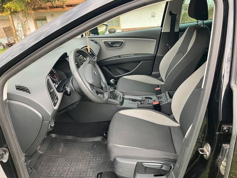 Second-hand Seat Leon Reference 105 CP (77 kW) 2014 Negru Berlinǎ