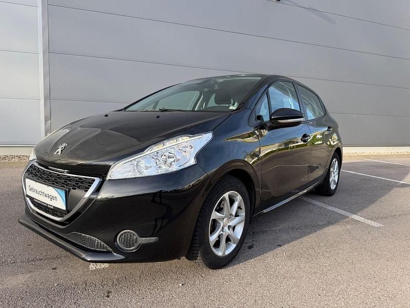 Gebraucht Peugeot 208 Active 82 PS (60 kW) 2014 Schwarz Kleinwagen