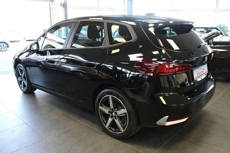 Gebraucht BMW 220 Active Tourer 156 PS (114 kW) 2022 Schwarz ii Van / Kleinbus