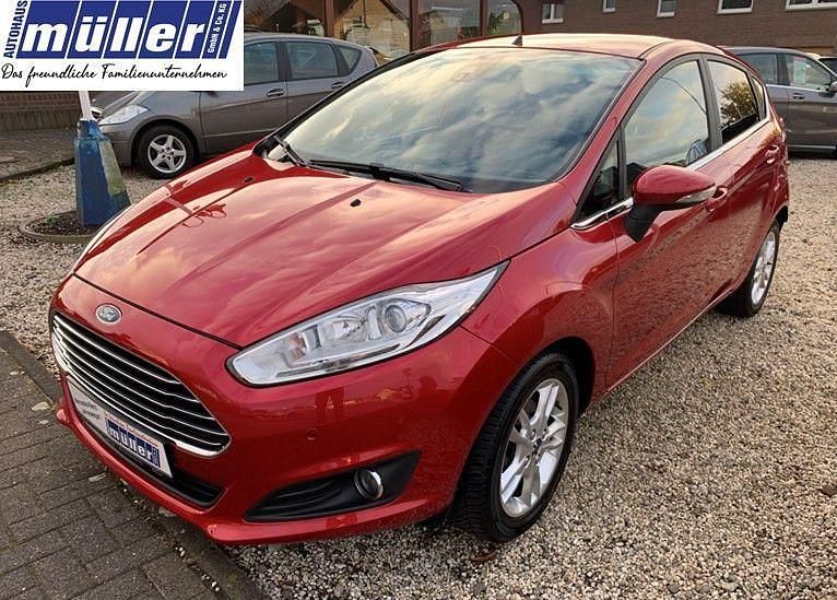 Rot Gebraucht 2016 Ford Fiesta Titanium Limousine | 7.900 € (Etwas zu teuer) - Bild 1/4