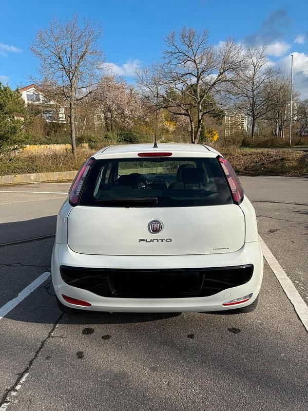 Gebraucht Fiat Punto Evo 69 PS (50 kW) 2011 Weiß Kleinwagen