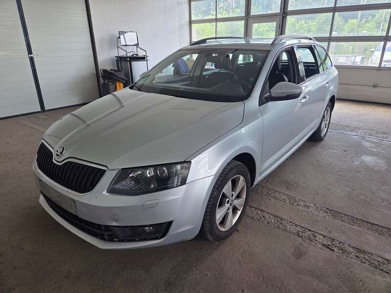Silber Gebraucht 2014 Skoda Octavia Elegance Kombi | 7.499 € (Fairer Preis) - Bild 1/4