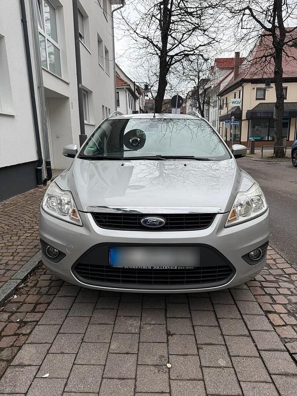 Gebraucht Ford Focus 101 PS (74 kW) 2010 Silber Kombi