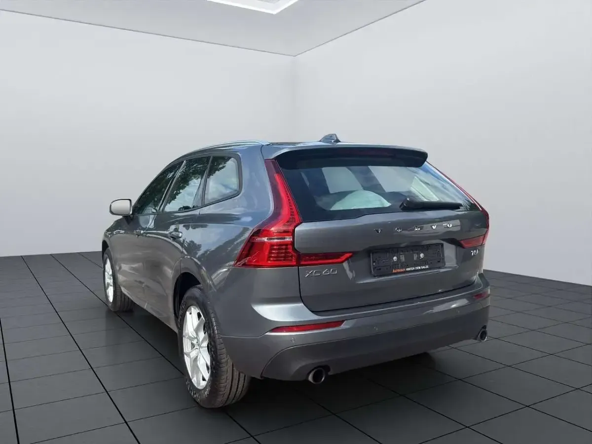 Gebraucht Volvo XC60 Momentum 254 PS (186 kW) 2018 Grau SUV