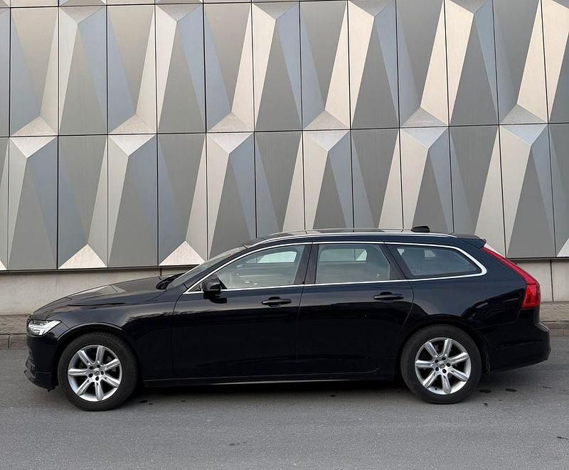 Gebraucht Volvo V90 Momentum 190 PS (139 kW) 2018 Schwarz Kombi