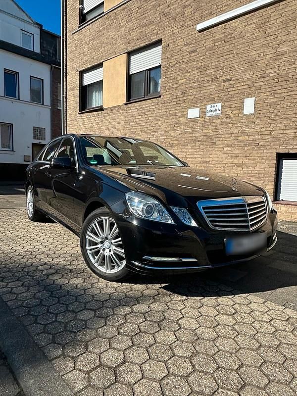 Gebraucht Mercedes E200 184 PS (135 kW) 2012 Schwarz Limousine