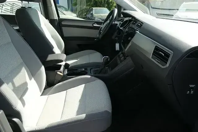 Gebraucht VW Touran Comfortline 150 PS (110 kW) 2022 Schwarz Van / Kleinbus