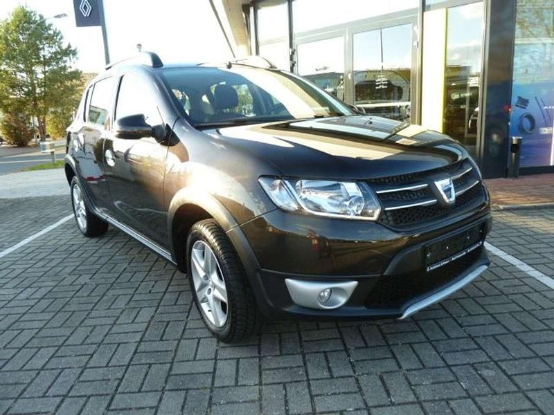 Schwarz Gebraucht 2015 Dacia Sandero Prestige Kleinwagen | 7.180 € (Fairer Preis) - Bild 1/4