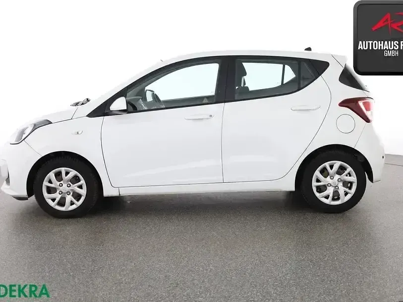 Gebraucht Hyundai i10 Trend 67 PS (49 kW) 2018 Polar white / sol Kleinwagen