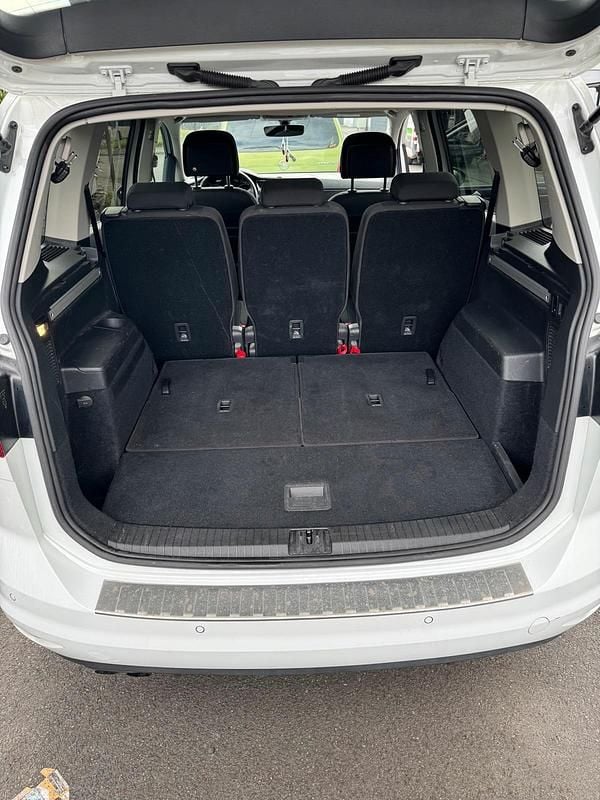 Gebraucht VW Touran 110 PS (80 kW) 2020 Weiß Van / Kleinbus