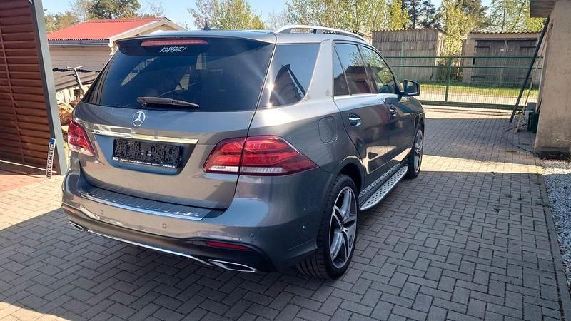 Gebraucht Mercedes GLE350 258 PS (189 kW) 2017 Grau SUV