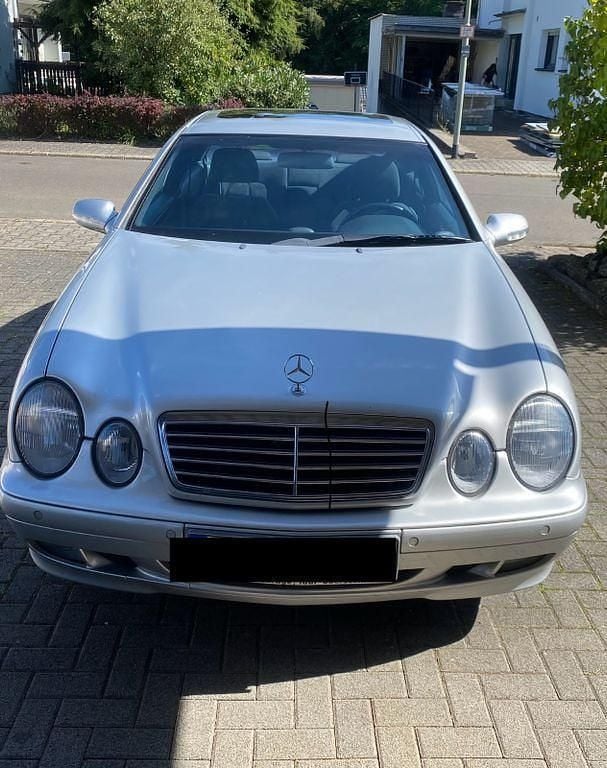 Silber Gebraucht 2000 Mercedes CLK320 Avantgarde Coupé | 7.000 € (Fairer Preis) - Bild 1/4