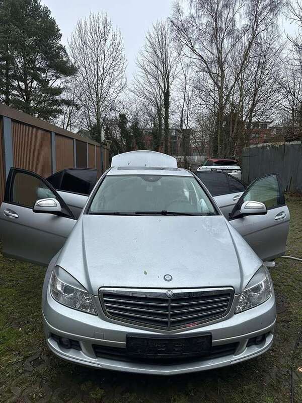 Silber Gebraucht 2008 Mercedes 180 Limousine | 5.900 € - Bild 1/4