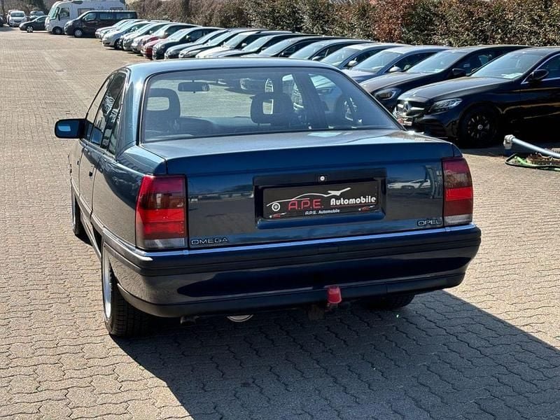 Gebraucht Opel Omega 150 PS (110 kW) 1991 Blau Kombi