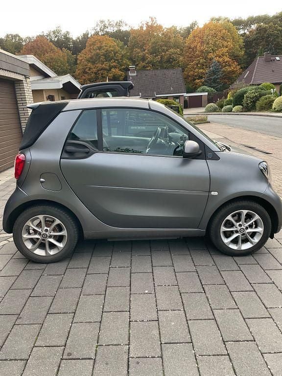 Andere farben Gebraucht 2019 Smart ForTwo Electric Drive Cabrio | 9.150 € (Superpreis) - Bild 1/4