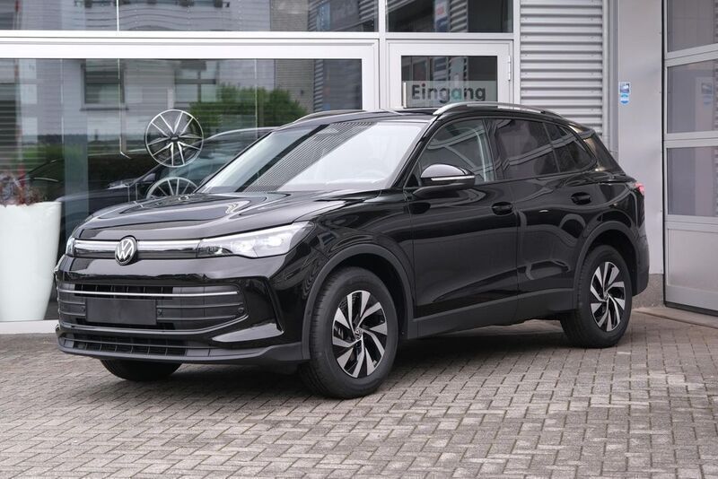 Grenadillschwarz meta... Neu 2025 VW Tiguan Life SUV | 39.540 € (Guter Preis) - Bild 1/4