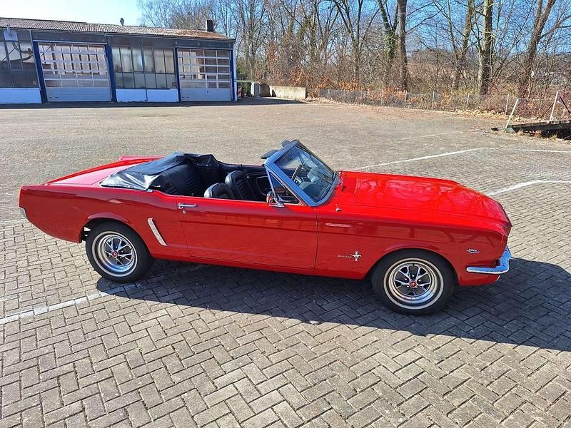 Rot Gebraucht 1965 Ford Mustang Cabrio | 48.400 € - Bild 1/4