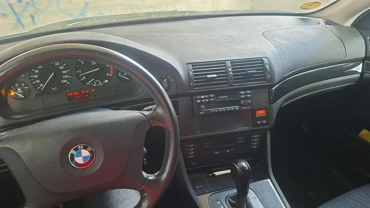 Gebraucht BMW 525 163 PS (119 kW) 2003 Grau Kombi