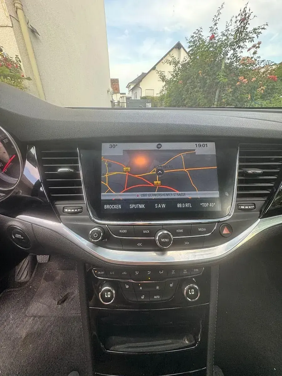 Gebraucht Opel Astra Edition 136 PS (100 kW) 2016 Blau Kombi