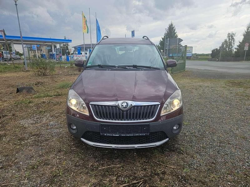 Rot Gebraucht 2014 Skoda Roomster Kombi | 3.400 € (Fairer Preis) - Bild 1/4
