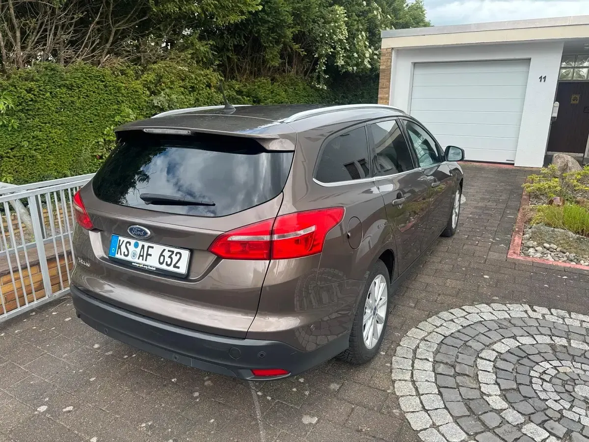 Gebraucht Ford Focus 120 PS (88 kW) 2016 Braun Kombi