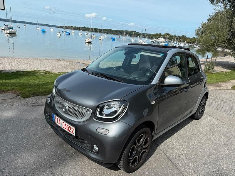 Grau Gebraucht 2016 Smart ForFour Prime Kleinwagen | 6.699 € (Fairer Preis) - Bild 1/4