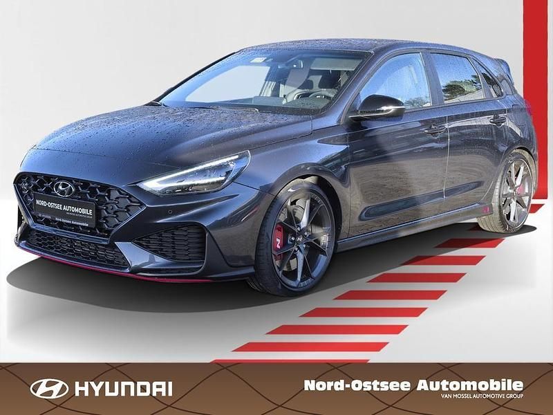 Dark knight / mic Gebraucht 2023 Hyundai i30 N Performance Limousine | 31.390 € (Fairer Preis) - Bild 1/4