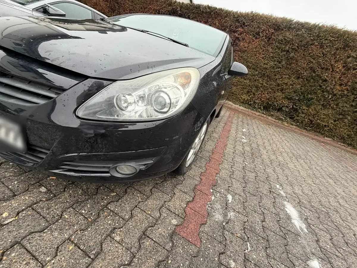 Usata Opel Corsa 90 CV (66 kW) 2010 Nero Utilitaria