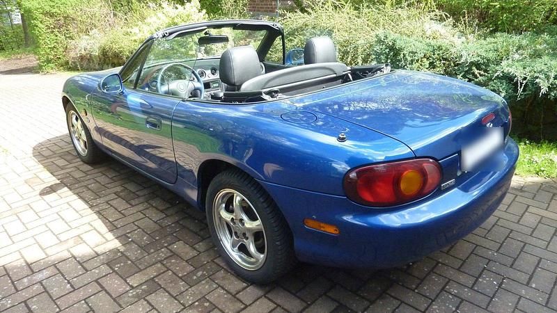 Gebraucht Mazda MX5 140 PS (102 kW) 1999 Blau Cabrio