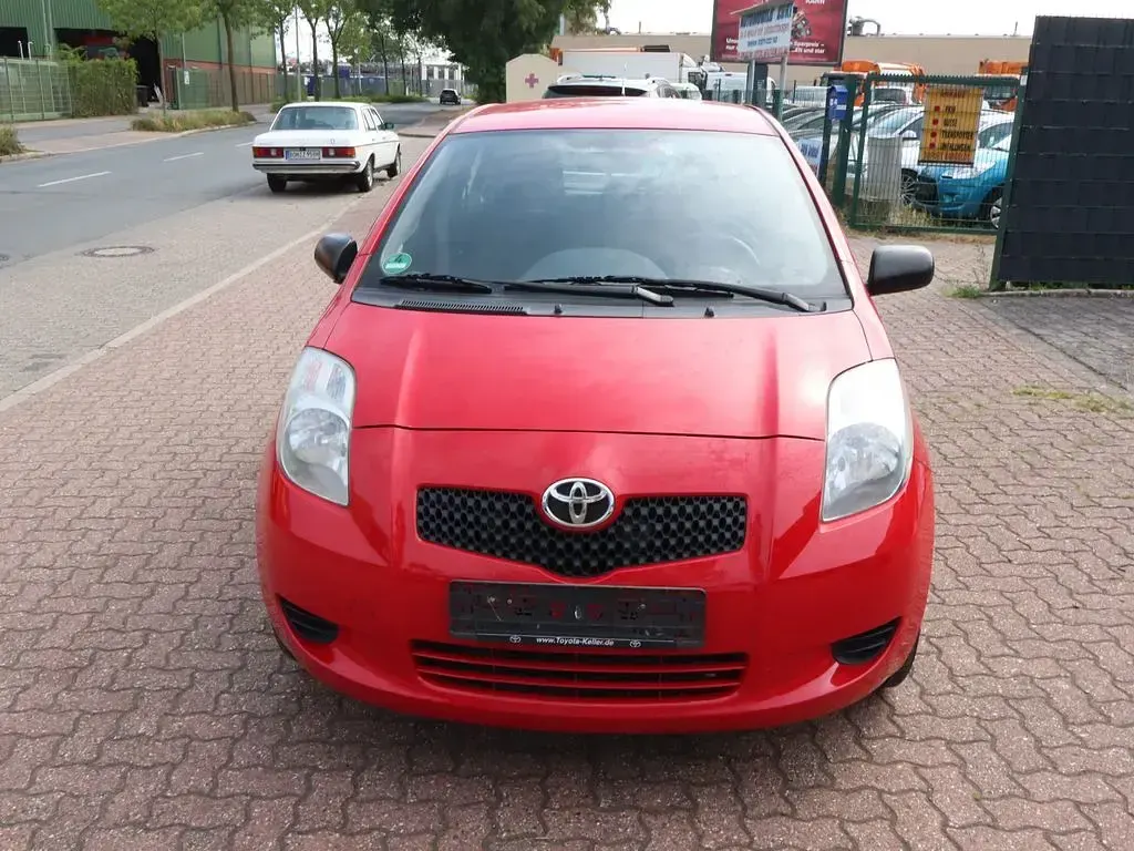 Gebraucht Toyota Yaris Cool 69 PS (50 kW) 2008 Rot Kleinwagen