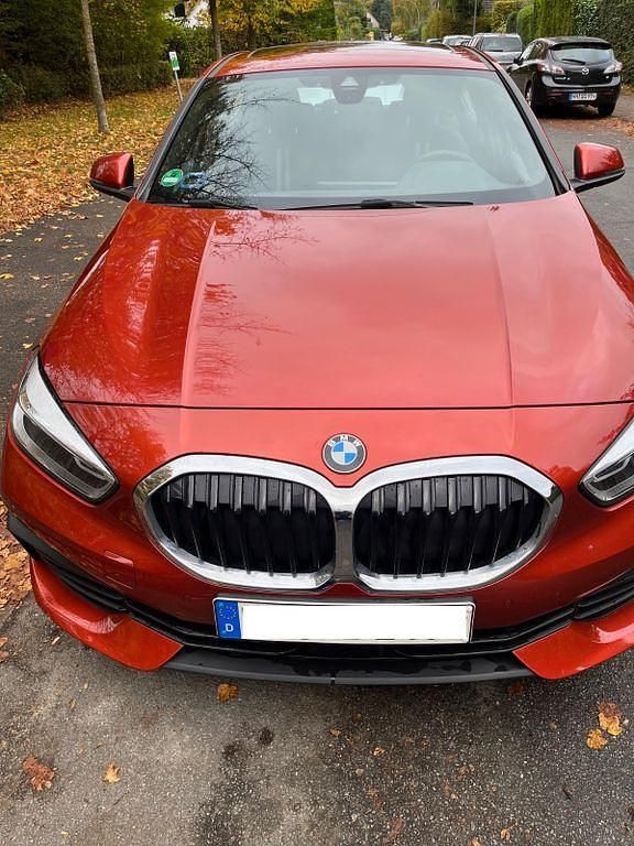 Orange Gebraucht 2022 BMW 120 Advantage Kleinwagen | 22.500 € (Superpreis) - Bild 1/4