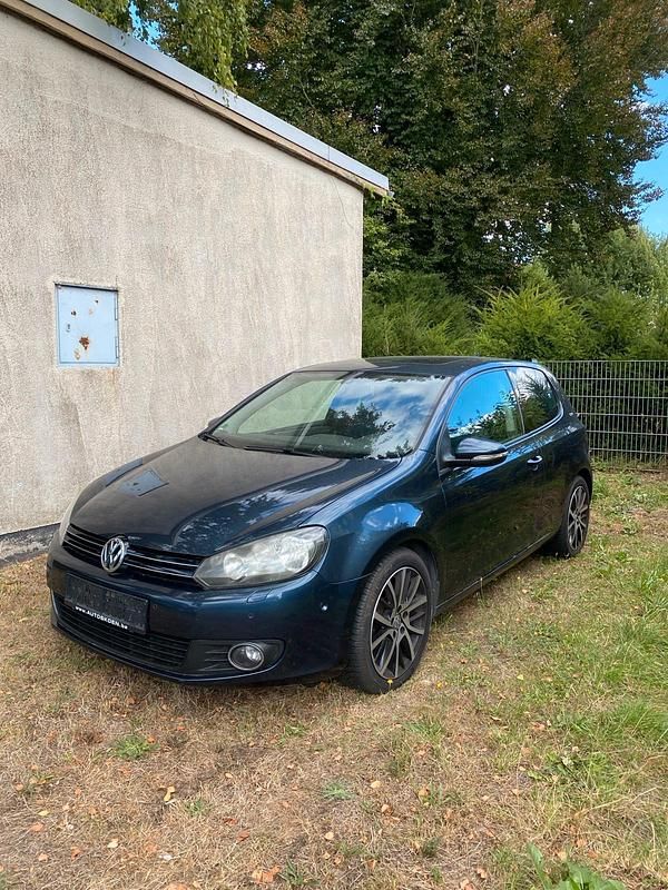 Blau Gebraucht 2010 VW Golf VI Team Limousine | 3.680 € (Guter Preis) - Bild 1/4