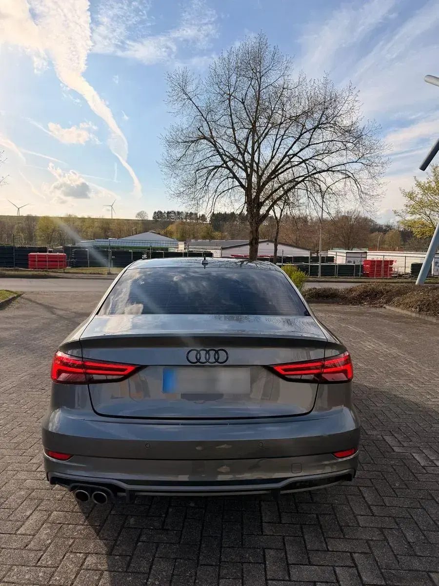 Second-hand Audi A3 S-Line 150 CP (110 kW) 2017 Gri Berlinǎ