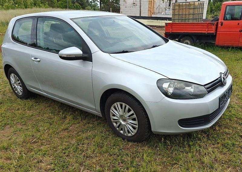 Silber Gebraucht 2009 VW Golf VI Trendline Limousine | 1.950 € (Superpreis) - Bild 1/4