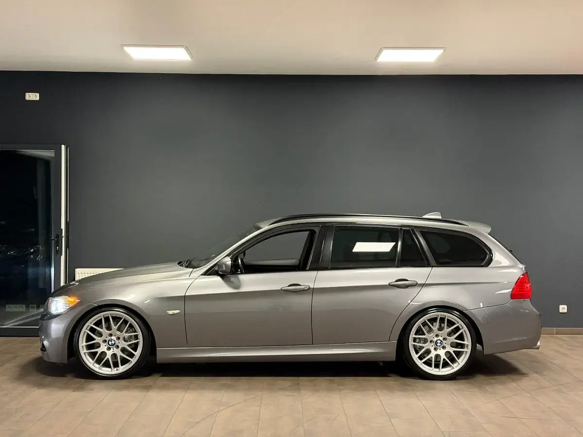 Gebraucht BMW 330 M Sport 245 PS (180 kW) 2012 Grau Kombi