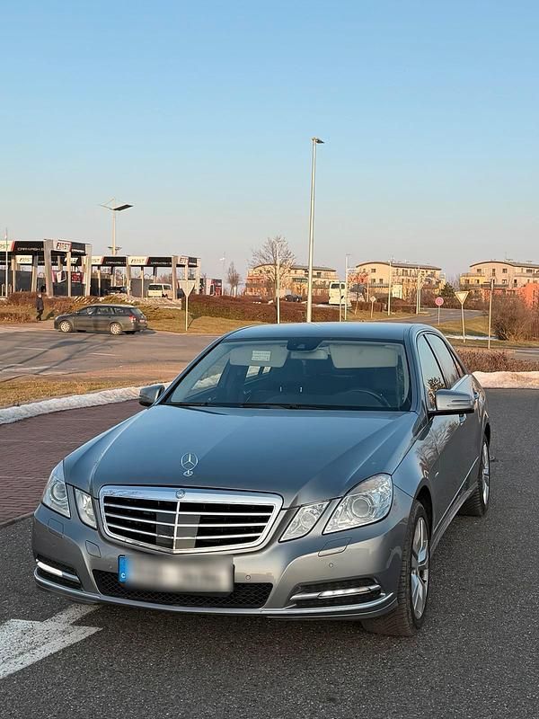 Gebraucht Mercedes E350 231 PS (169 kW) 2010 Silber Limousine