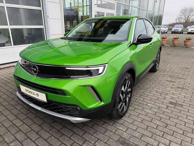 Grün Gebraucht 2022 Opel Mokka-e Elegance SUV | 17.990 € (Fairer Preis) - Bild 1/4