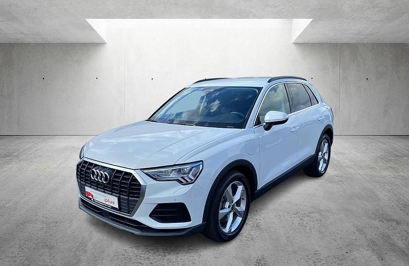 Weiß Gebraucht 2022 Audi Q3 Basis SUV | 30.759 € (Fairer Preis) - Bild 1/4