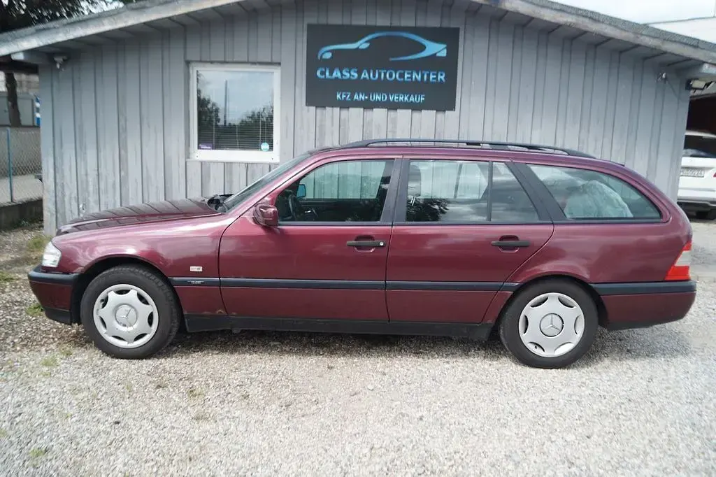 Gebraucht Mercedes C220 95 PS (69 kW) 1997 Rot Limousine