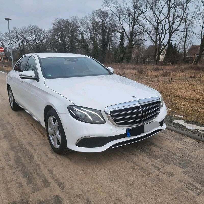 Gebraucht Mercedes E200 184 PS (135 kW) 2017 Weiß Limousine