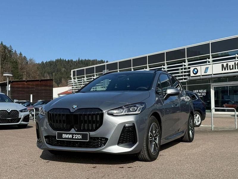 Neu BMW 220 Active Tourer M Sport 156 PS (114 kW) 2026 Grau Van / Kleinbus