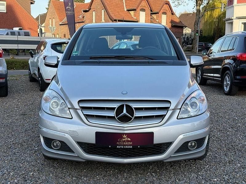 Gebraucht Mercedes B160 Sport 95 PS (69 kW) 2011 Silber Van / Kleinbus