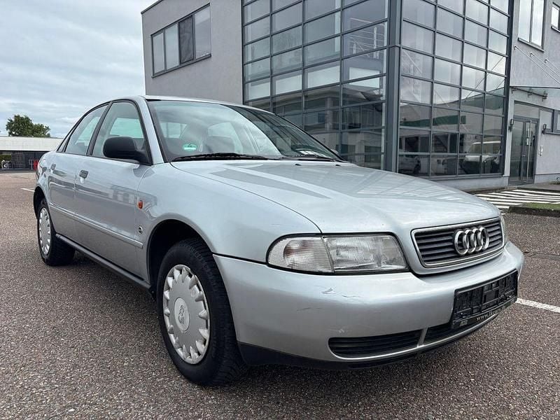 Silber Gebraucht 1996 Audi A4 Limousine | 1.390 € (Superpreis) - Bild 1/4