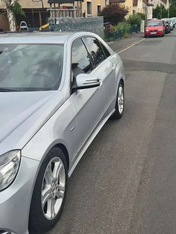 Gebraucht Mercedes 220 170 PS (125 kW) 2010 Silber Limousine