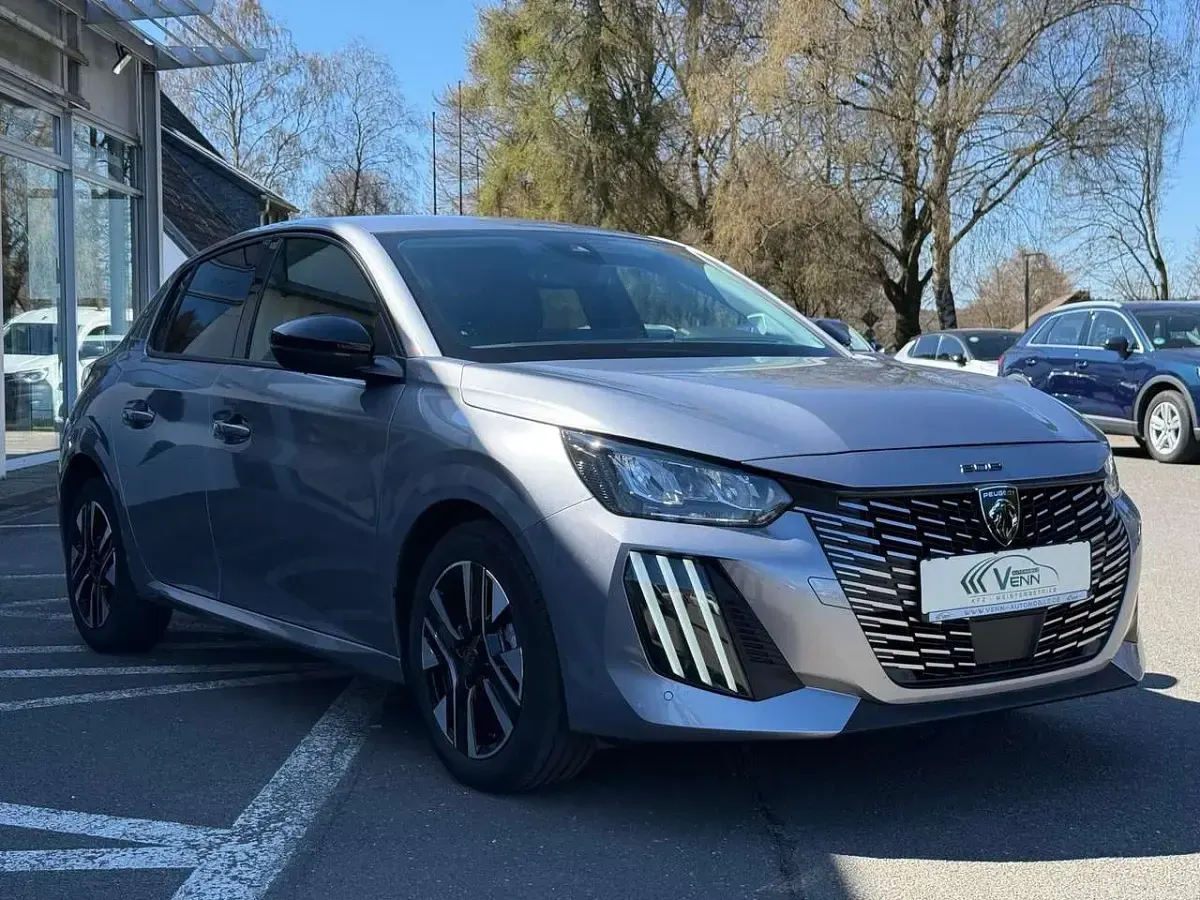 Gebraucht Peugeot 208 Allure 101 PS (74 kW) 2025 Grau Kleinwagen