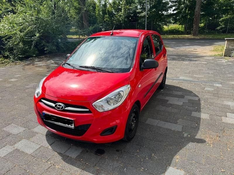 Rot Gebraucht 2013 Hyundai i10 Edition Kleinwagen | 3.600 € (Fairer Preis) - Bild 1/4
