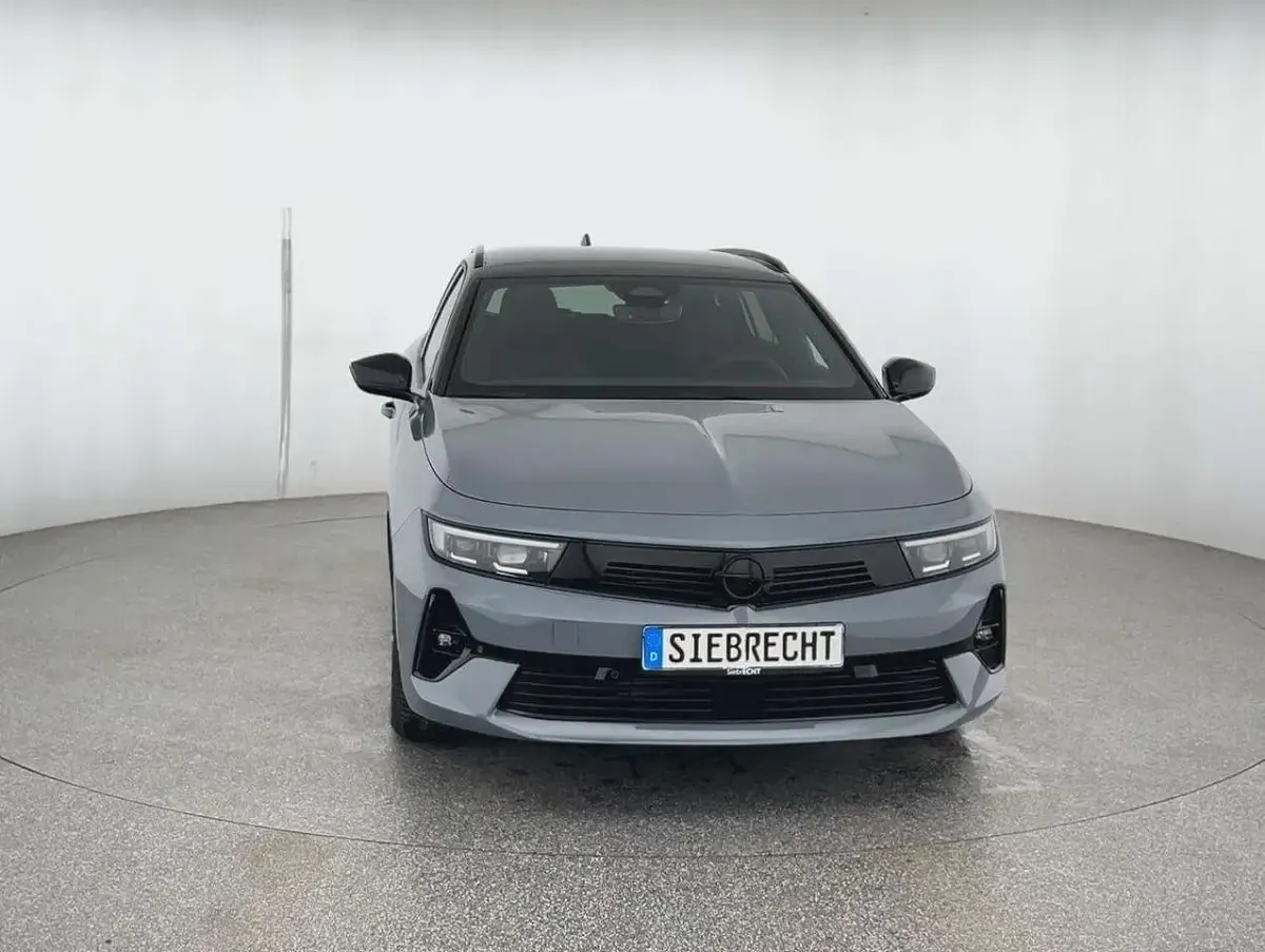 Neu Opel Astra 131 PS (96 kW) 2025 Grau Kombi