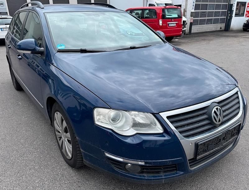 Gebraucht VW Passat 140 PS (102 kW) 2009 Blau Kombi