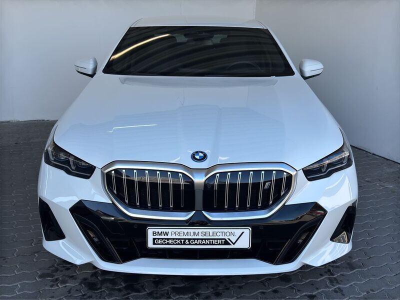 Weiß Gebraucht 2024 BMW i5 M Sport Limousine | 58.980 € (Etwas zu teuer) - Bild 1/4